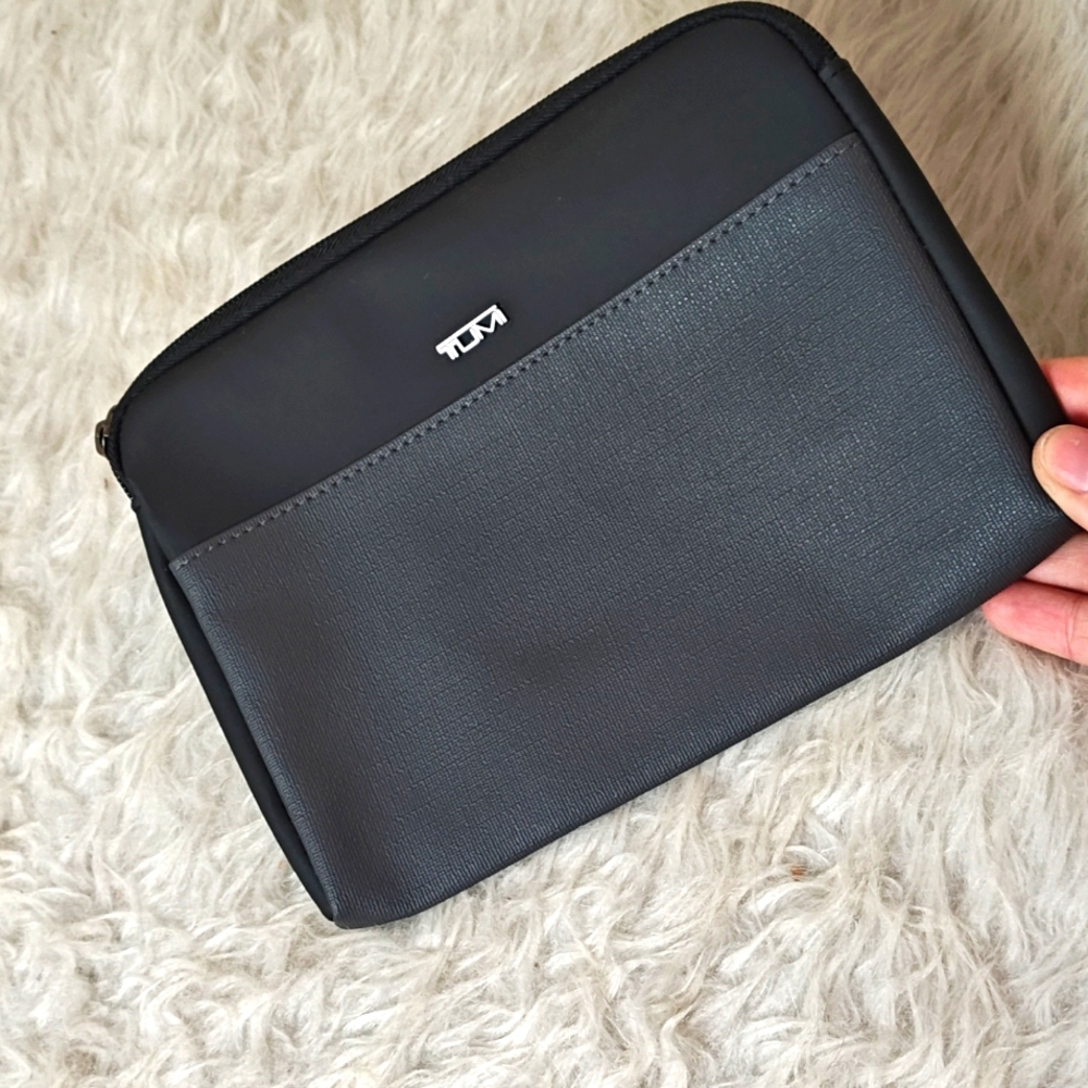 Tumi for Delta pouch toiletries bag dop kit black grey graphite small